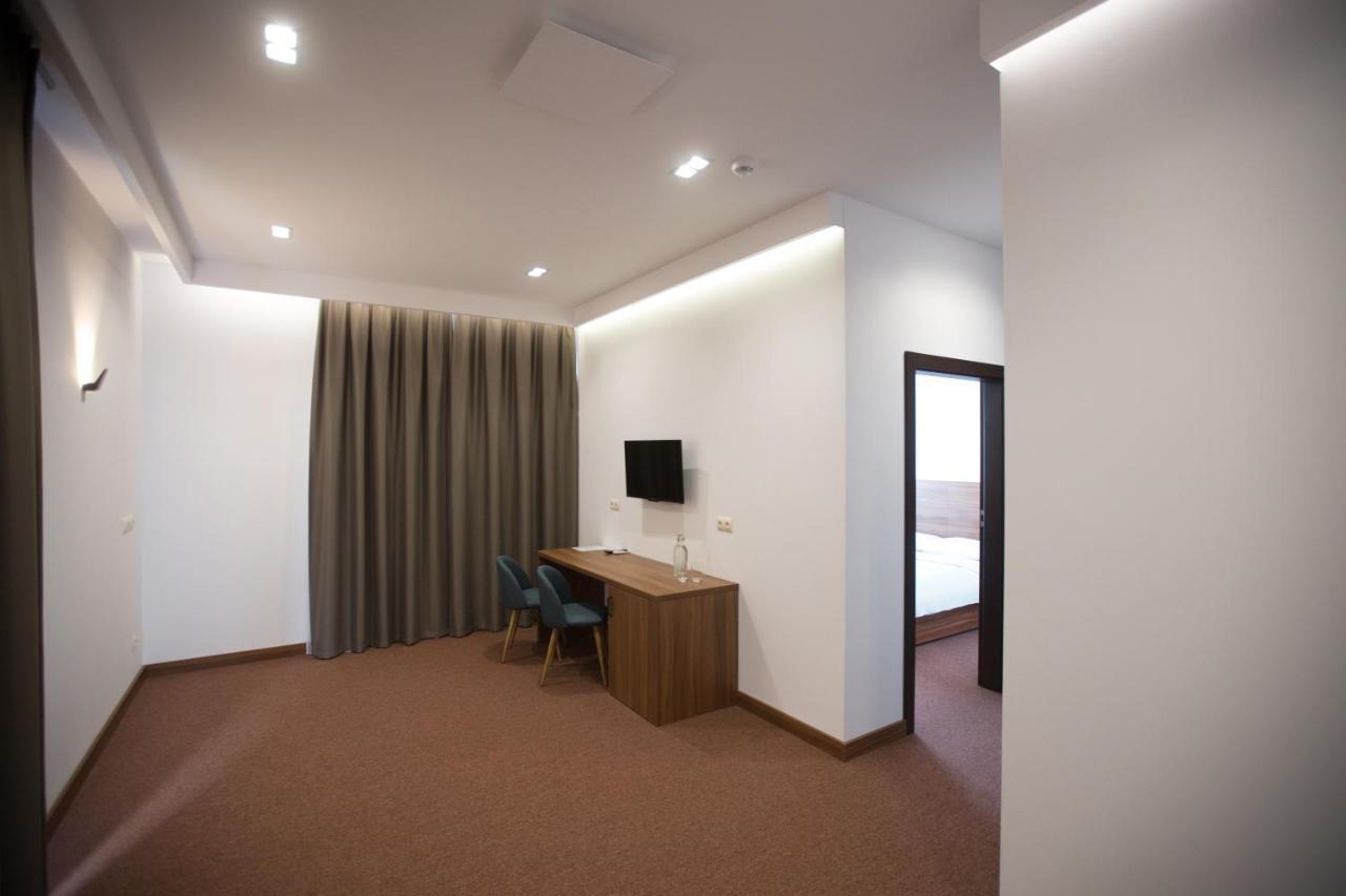 Hotel Rubin Stara Blotnica Екстер'єр фото