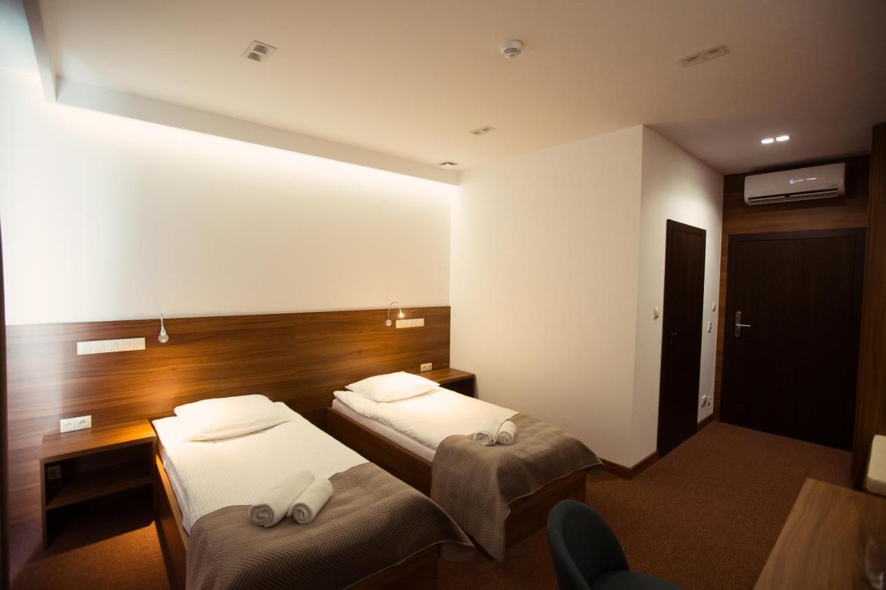 Hotel Rubin Stara Blotnica Екстер'єр фото