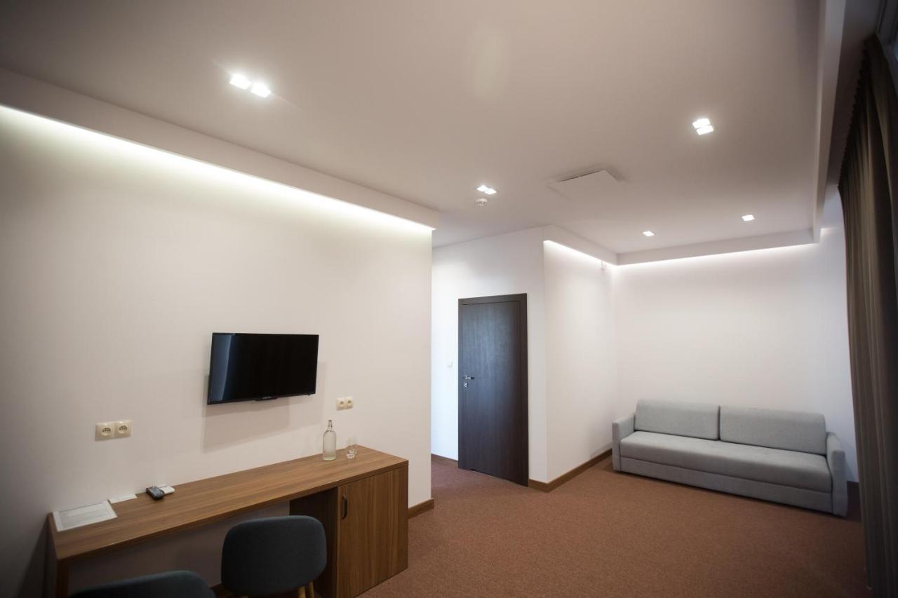 Hotel Rubin Stara Blotnica Екстер'єр фото
